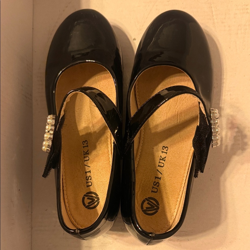 Black Patent Mary Jane Flats with Pearl Accent
